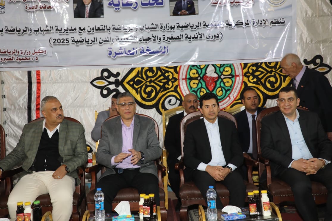 تفاصيل زيارة وزير الرياضة للساحة الشعبية بالجيزة 16 تفاصيل زيارة وزير الرياضة للساحة الشعبية بالجيزة