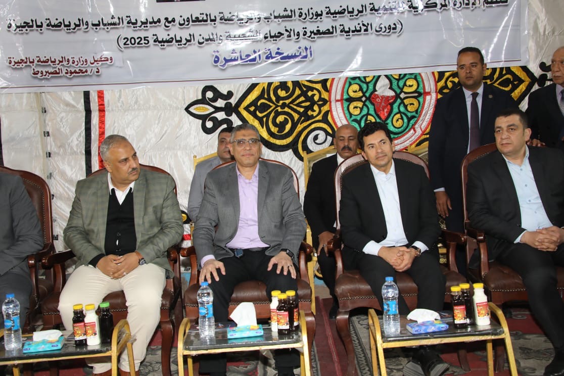 تفاصيل زيارة وزير الرياضة للساحة الشعبية بالجيزة 18 تفاصيل زيارة وزير الرياضة للساحة الشعبية بالجيزة