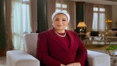 قرينة السيسي تهنئ المصريين بذكرى العاشر من رمضان