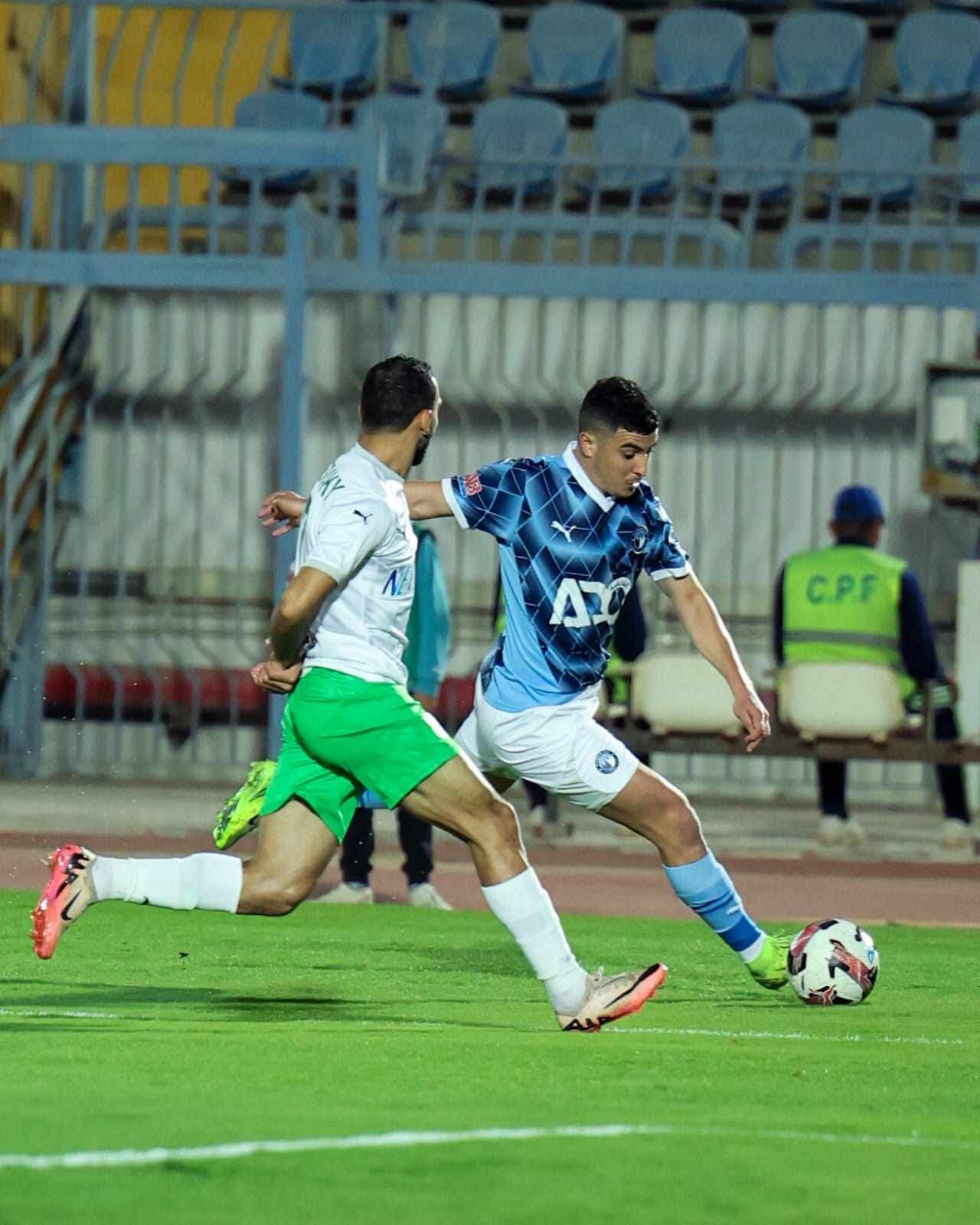 التعادل السلبي يسيطر على الشوط الأول من مباراة بيراميدز والمصري 2 التعادل السلبي يسيطر على الشوط الأول من مباراة بيراميدز والمصري