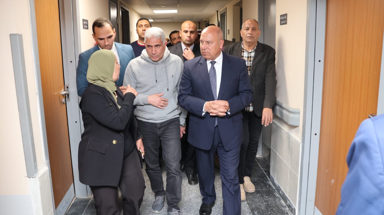 كامل الوزير يزور مصابي حادث قطار القنطرة بالإسماعيلية