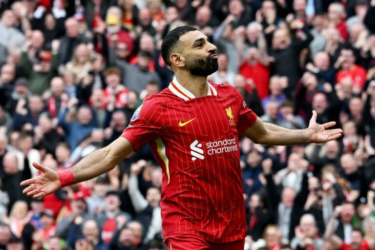 محمد صلاح يوضح سر علاقة والدته بطقوسه قبل كل مباراة.. ويصرّح: هذا ما أتمناه في نهاية الموسم