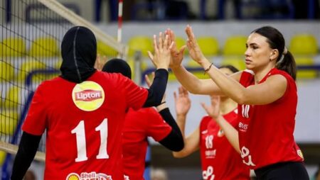 طائرة سيدات الأهلي تقهر الزمالك وتتوج بلقب الدوري