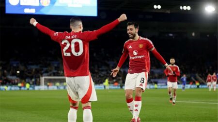 مانشستر يونايتد يزيد أوجاع ليستر سيتي ويهزمه بثلاثية في الدوري الإنجليزي (فيديو)