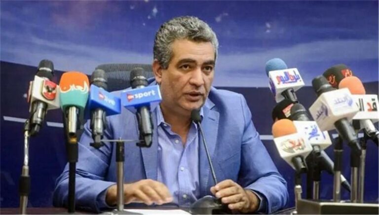 أحمد مجاهد يرد بسخرية على أنباء تدخله في أزمة مباراة الأهلي والزمالك