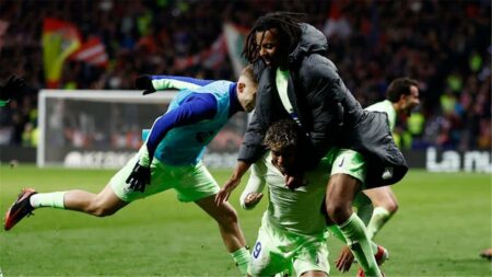 في الوقت القاتل.. لامين يامال وتوريس يسجلان هدفين لـ برشلونة أمام أتلتيكو مدريد (فيديو)