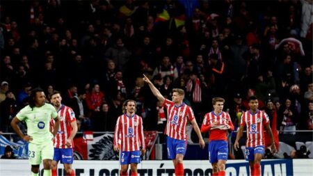 سورلوث يسجل هدف أتلتيكو مدريد الثاني وليفاندوفسكي يقلص الفارق لـ برشلونة (فيديو)