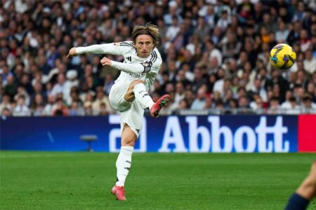مودريتش ينتظر عرض ريال مدريد لتمديد عقده