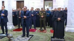 بث مباشر.. الرئيس السيسي يؤدي صلاة الفجر في مسجد السيدة نفيسة