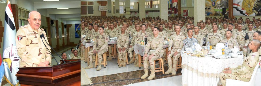 رئيس أركان حرب القوات المسلحة: القيادة العامة حريصة على توفير الإمكانات العلمية والتدريبية لإعداد فرد مقاتل يتمتع بقدرات عالية 2 رئيس أركان حرب القوات المسلحة: القيادة العامة حريصة على توفير الإمكانات العلمية والتدريبية لإعداد فرد مقاتل يتمتع بقدرات عالية