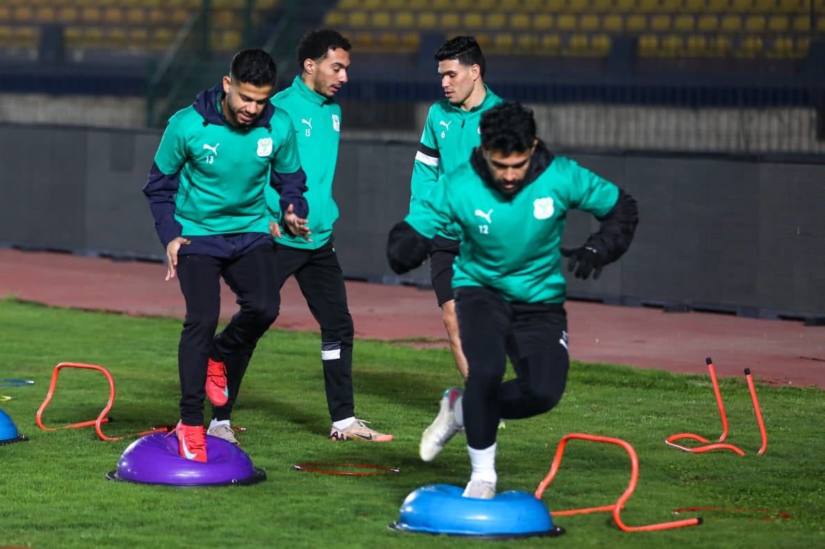 بالصور.. المصري يواصل تدريباته استعدادًا لملاقاة البنك الأهلي في كأس مصر 4 بالصور.. المصري يواصل تدريباته استعدادًا لملاقاة البنك الأهلي في كأس مصر