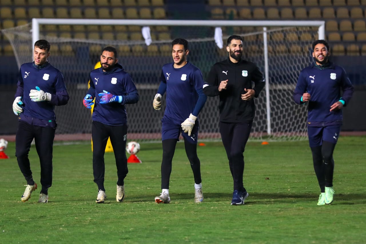 بالصور.. المصري يواصل تدريباته استعدادًا لملاقاة البنك الأهلي في كأس مصر 7 بالصور.. المصري يواصل تدريباته استعدادًا لملاقاة البنك الأهلي في كأس مصر