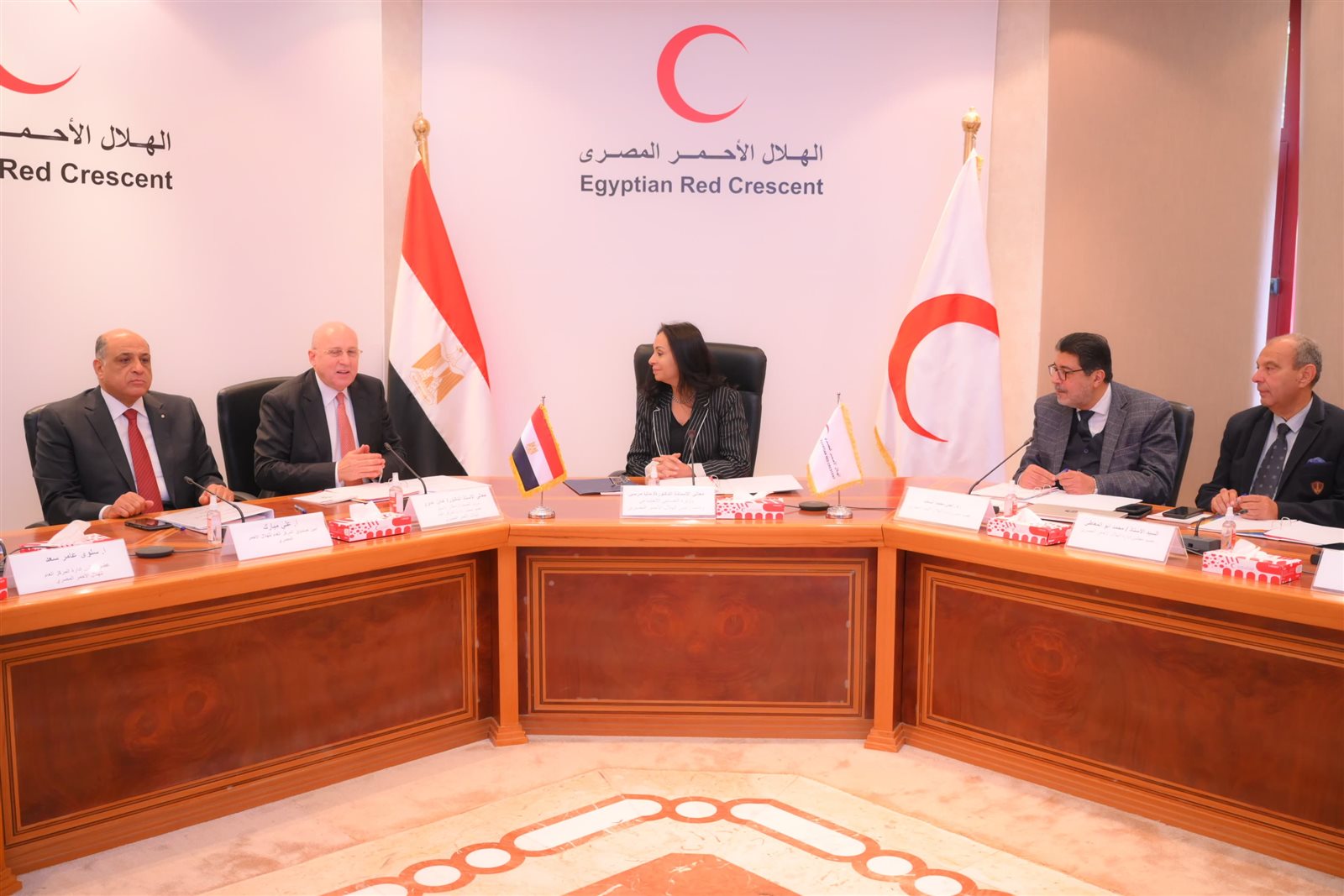 وزيرة التضامن تترأس اجتماع مجلس إدارة الهلال الأحمر المصري 10 وزيرة التضامن تترأس اجتماع مجلس إدارة الهلال الأحمر المصري