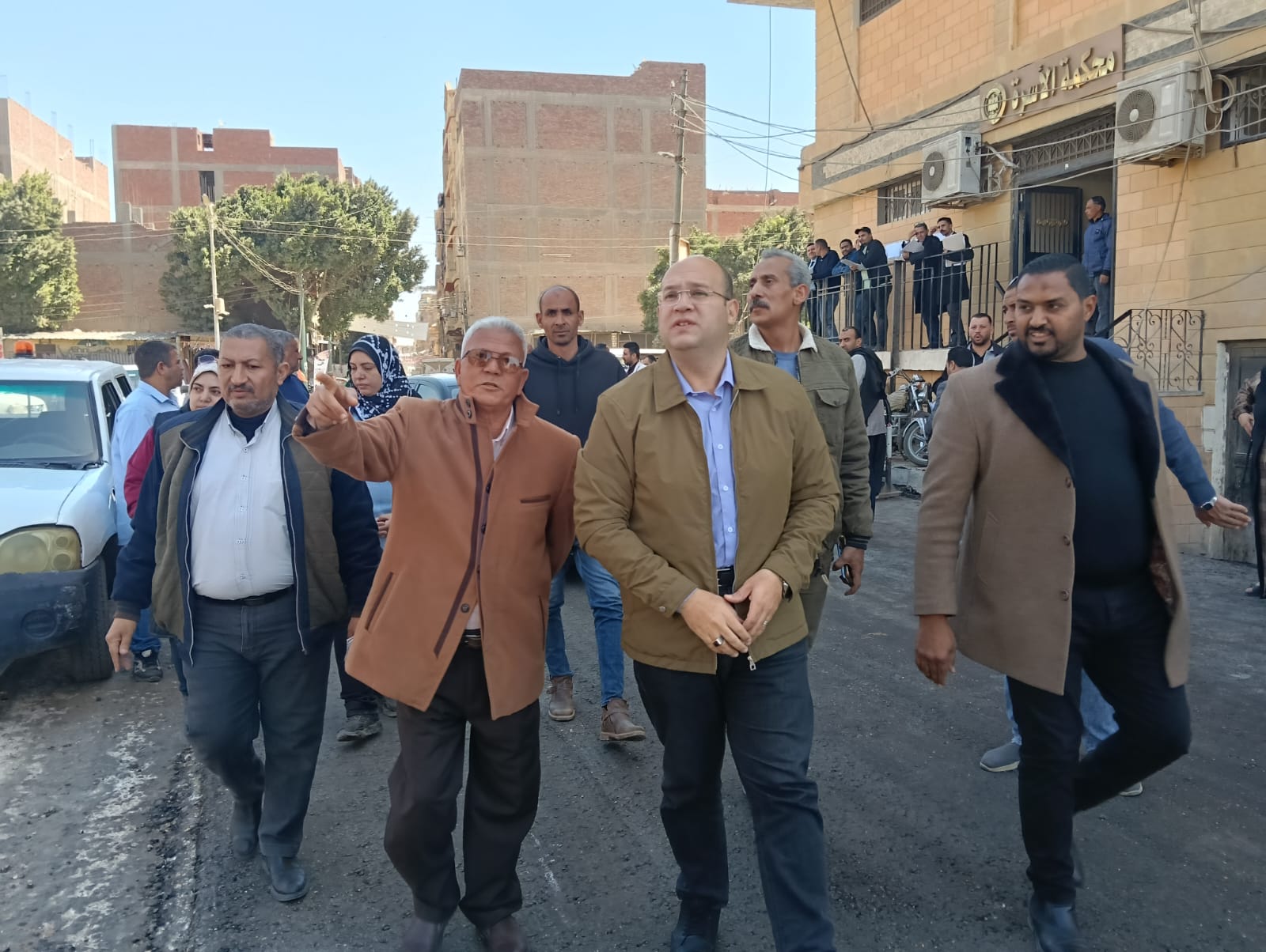 بالصور.. نائب محافظ الجيزة يتفقد مشروعات التطوير والرصف بمركز العياط 3 بالصور.. نائب محافظ الجيزة يتفقد مشروعات التطوير والرصف بمركز العياط