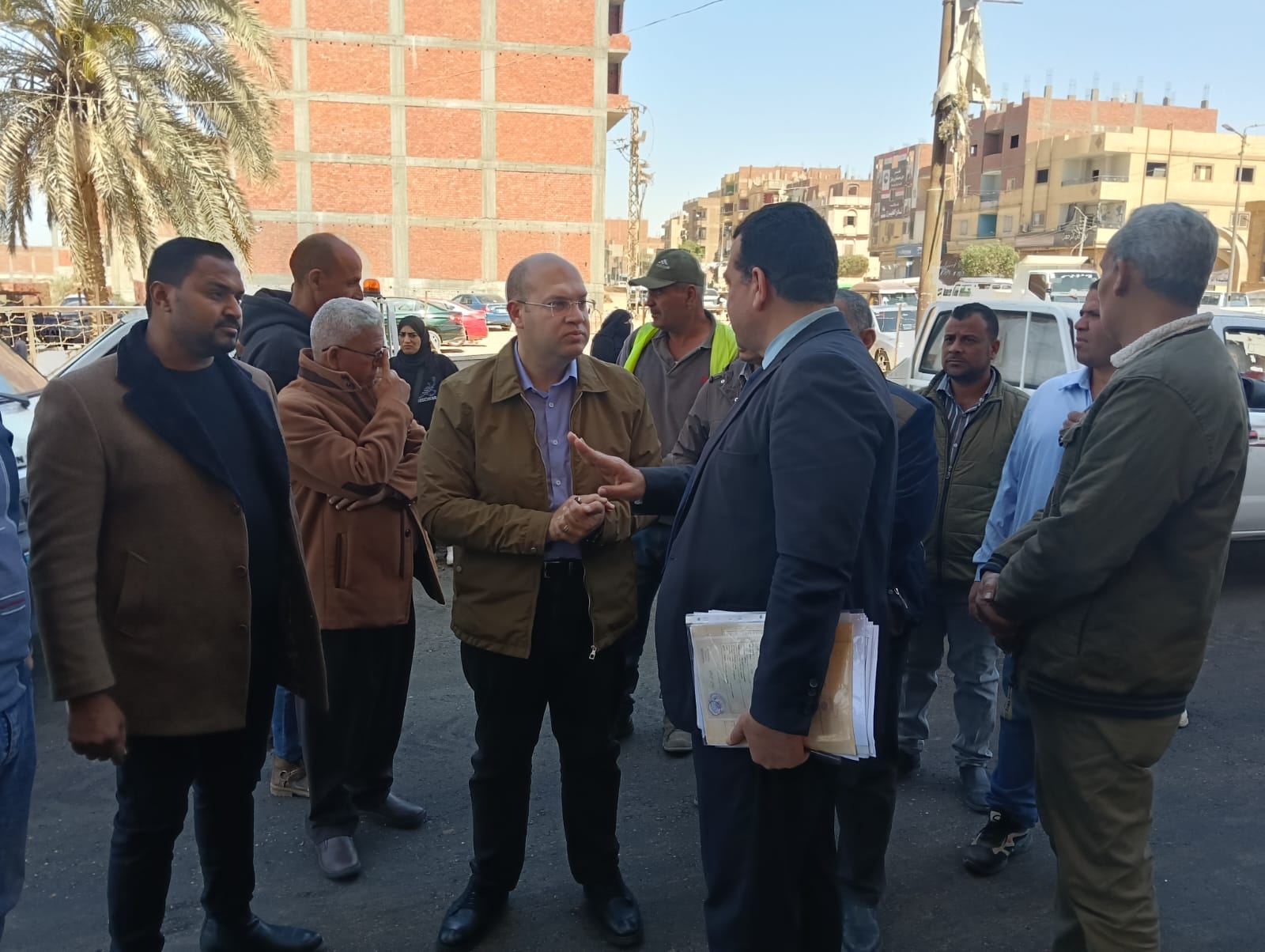 بالصور.. نائب محافظ الجيزة يتفقد مشروعات التطوير والرصف بمركز العياط 1 بالصور.. نائب محافظ الجيزة يتفقد مشروعات التطوير والرصف بمركز العياط