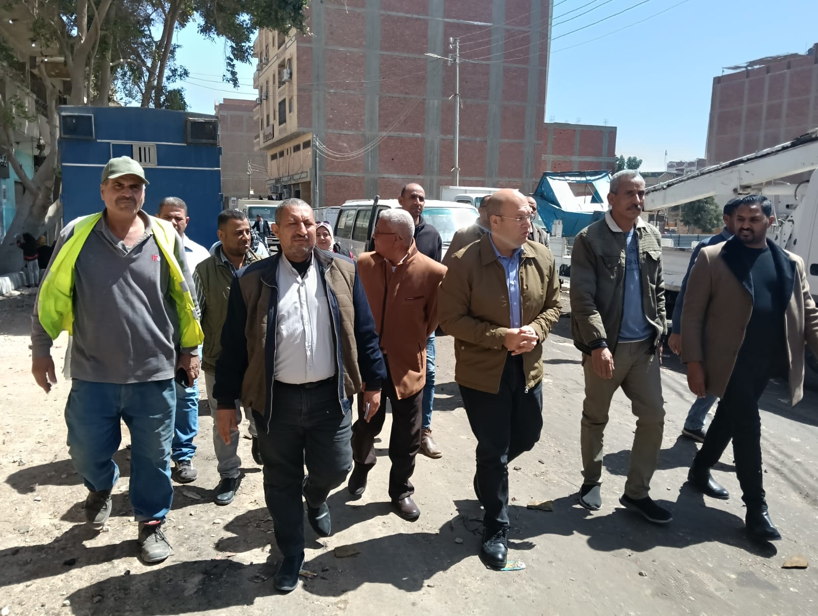 بالصور.. نائب محافظ الجيزة يتفقد مشروعات التطوير والرصف بمركز العياط 4 بالصور.. نائب محافظ الجيزة يتفقد مشروعات التطوير والرصف بمركز العياط