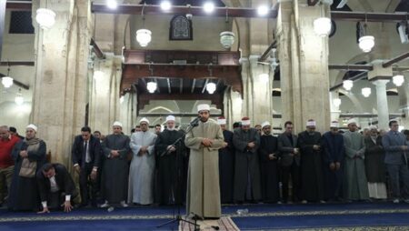 الجامع الأزهر يكتظ بالمصلين في العشر الأواخر من رمضان