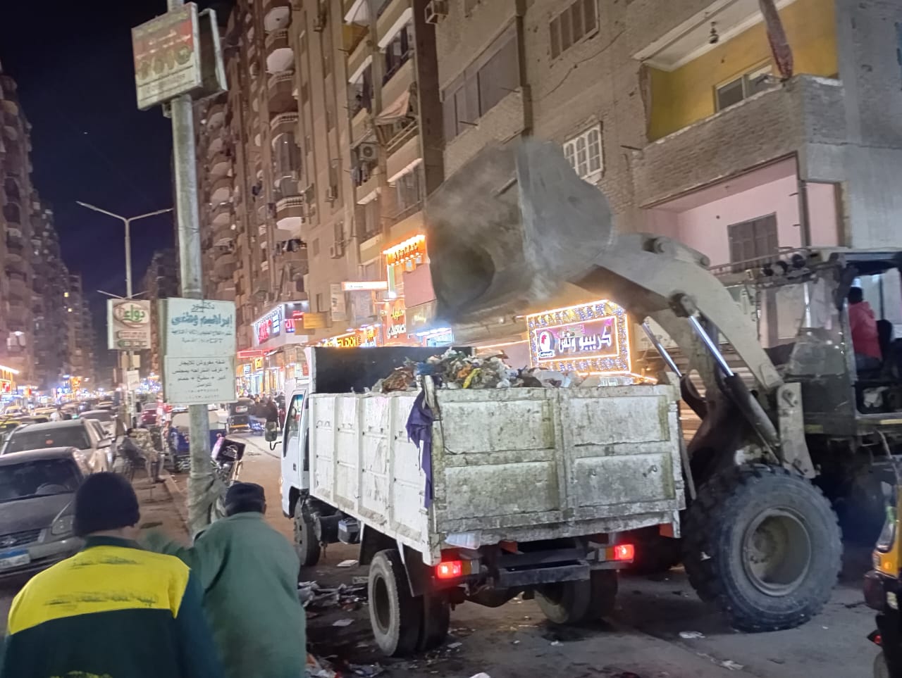 "الجيزة": رفع ٢٠٠٠ طن مخلفات بمعدات وفرق هيئة النظافة خلال أسبوع 2 "الجيزة": رفع ٢٠٠٠ طن مخلفات بمعدات وفرق هيئة النظافة خلال أسبوع