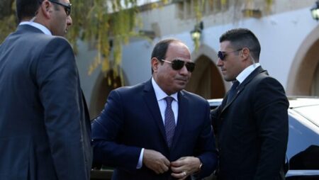 السيسي يصل العاصمة الجديدة لحضور احتفالية وزارة الأوقاف بليلة القدر