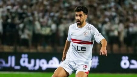 لاعبو الزمالك يحتفلون مع الجماهير بالتأهل لنهائي الكأس