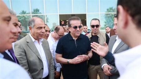 وزير الصحة يتفقد مشروع مستشفى بني مزار ويستمع لشرح إنشاء «المنيا العام»