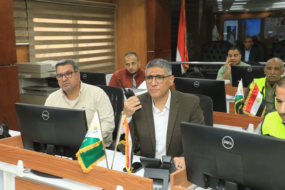 محافظ الجيزة يتابع استعدادات الأحياء والمراكز والمدن لاستقبال عيد الفطر 6 محافظ الجيزة يتابع استعدادات الأحياء والمراكز والمدن لاستقبال عيد الفطر