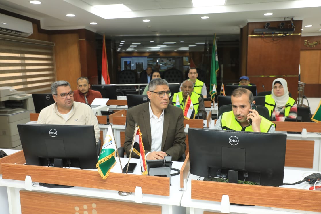 محافظ الجيزة يتابع استعدادات الأحياء والمراكز والمدن لاستقبال عيد الفطر 7 محافظ الجيزة يتابع استعدادات الأحياء والمراكز والمدن لاستقبال عيد الفطر