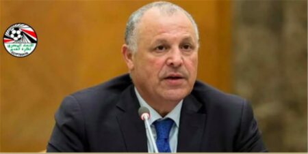 الشيخ حمد بن خليفة يهنئ هاني أبو ريدة بعيد الفطر المبارك