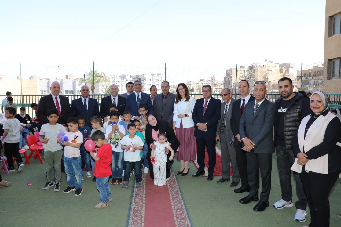 محافظ الجيزة يتفقد دور رعاية الأيتام والمسنين بالعجوزة.. صور 7 محافظ الجيزة يتفقد دور رعاية الأيتام والمسنين بالعجوزة.. صور
