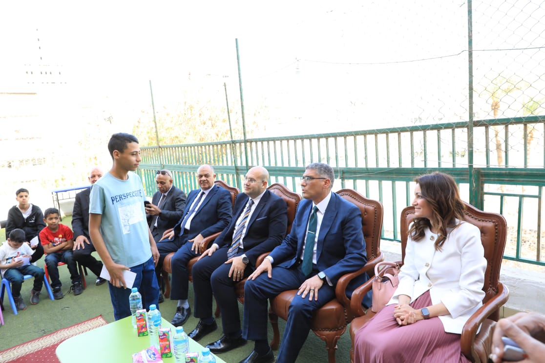 محافظ الجيزة يتفقد دور رعاية الأيتام والمسنين بالعجوزة.. صور 14 محافظ الجيزة يتفقد دور رعاية الأيتام والمسنين بالعجوزة.. صور