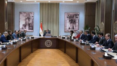 مدبولي يتابع مستجدات ملف طرح إدارة وتشغيل المطارات المصرية أمام القطاع الخاص