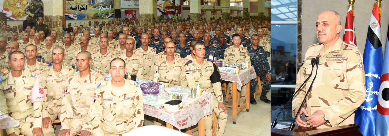رئيس أركان حرب القوات المسلحة يتناول الإفطار مع أعضاء هيئة تدريس وطلبة معهد ضباط الصف المعلمين.. شاهد 1 رئيس أركان حرب القوات المسلحة يتناول الإفطار مع أعضاء هيئة تدريس وطلبة معهد ضباط الصف المعلمين.. شاهد