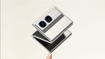 إنفينيكس تكشف عن أول هاتف قابل للطي Mini Tri-Fold