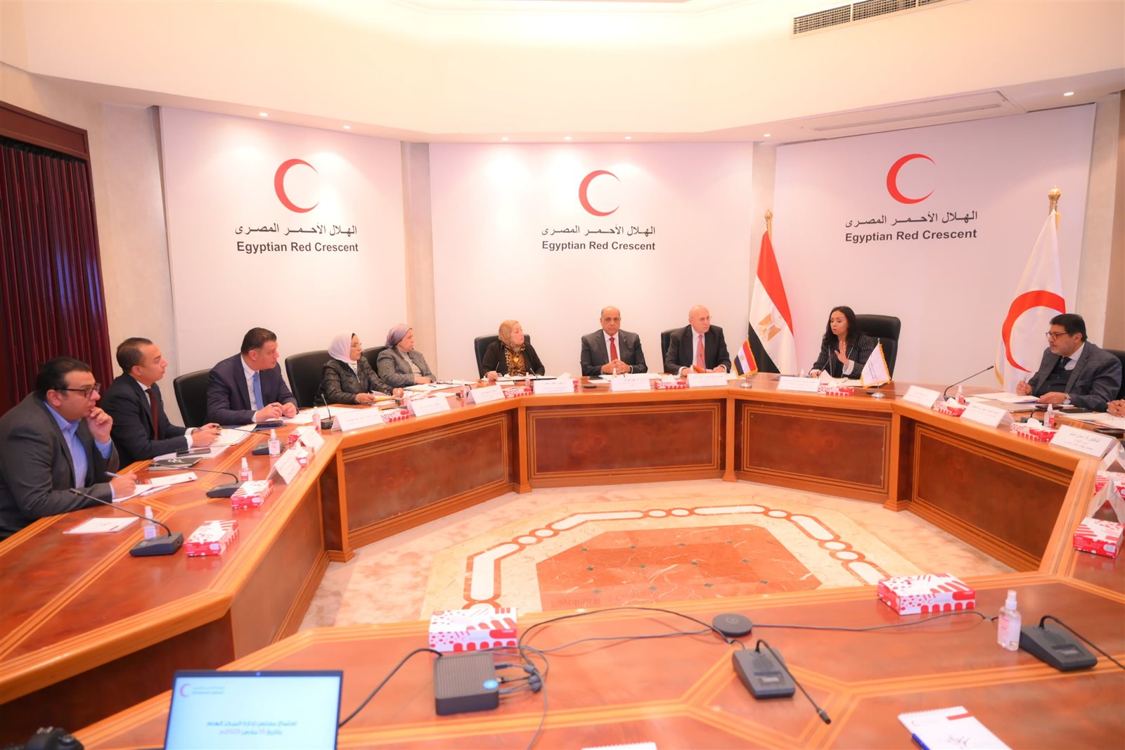 وزيرة التضامن تترأس اجتماع مجلس إدارة الهلال الأحمر المصري 7 وزيرة التضامن تترأس اجتماع مجلس إدارة الهلال الأحمر المصري