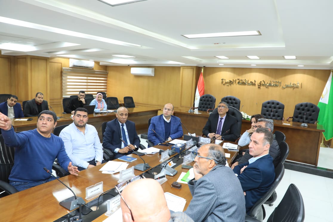 محافظ الجيزة يبحث شكاوي وطلبات أهالي العمرانية والعجوزة وبولاق الدكرور وأبو النمرس 2 محافظ الجيزة يبحث شكاوي وطلبات أهالي العمرانية والعجوزة وبولاق الدكرور وأبو النمرس