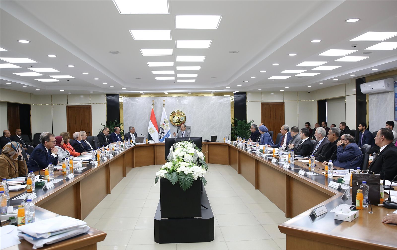 وزير قطاع الأعمال العام يترأس عمومية القابضة للأدوية لاعتماد نتائج 2024/2023 1 وزير قطاع الأعمال العام يترأس عمومية القابضة للأدوية لاعتماد نتائج 2024/2023