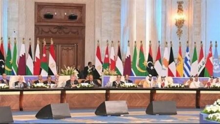 «عمال مصر الاقتصادية» تدعم السيسي وتشيد بمخرجات القمة العربية بشأن فلسطين