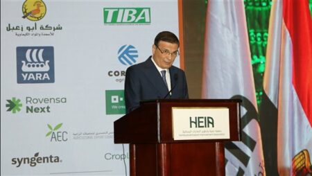 وزير الزراعة: الدولة المصرية تسعى لتعزيز تنافسية الصادرات الزراعية