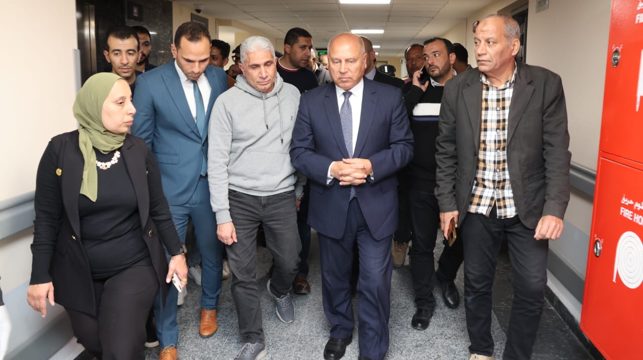 كامل الوزير يزور مصابي حادث قطار القنطرة بالإسماعيلية