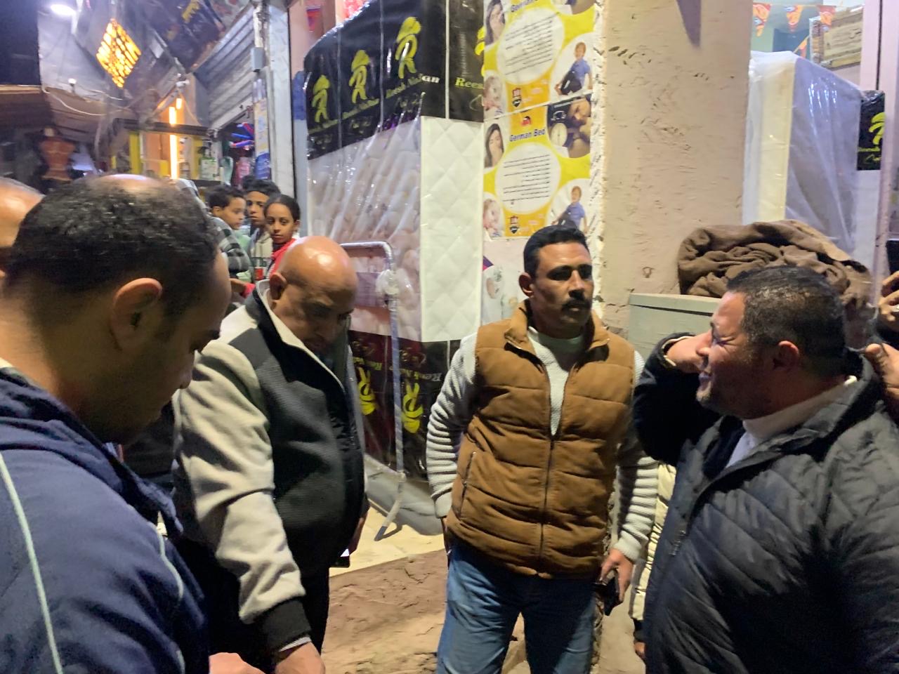 ضبط كميات ومخالفات بيع الألعاب النارية ومصادرتها بأوسيم.. صور 2 ضبط كميات ومخالفات بيع الألعاب النارية ومصادرتها بأوسيم.. صور