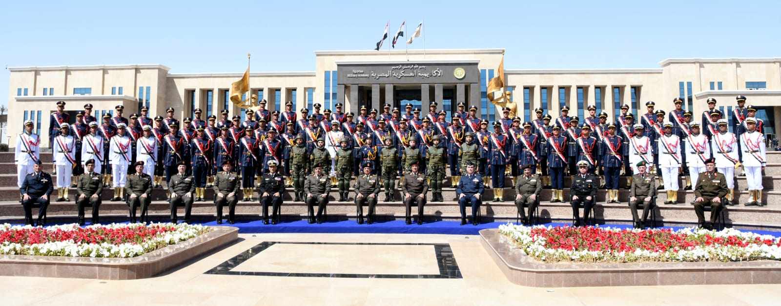 وزير الدفاع يشهد حفل انتهاء فترة الإعداد العسكري لطلبة الأكاديمية العسكرية المصرية والكليات العسكرية.. فيديو