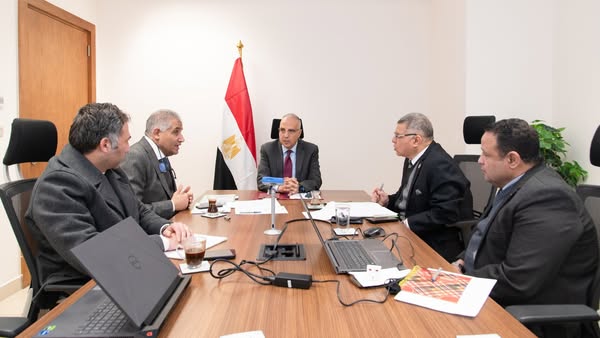 تأهيل وإحلال المنشآت المائية مشروع قومي لتطوير شبكة الري في مصر.. سويلم: أعمال التطوير تضمن وصول المياه للمناطق الريفية والأراضي الزراعية بشكل أكثر انتظامًا 5 تأهيل وإحلال المنشآت المائية مشروع قومي لتطوير شبكة الري في مصر.. سويلم: أعمال التطوير تضمن وصول المياه للمناطق الريفية والأراضي الزراعية بشكل أكثر انتظامًا