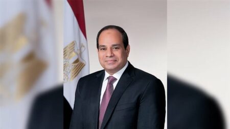 الرئيس السيسي: المرأة المصرية رمز العطاء والصبر والتدبير