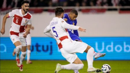 منتخب فرنسا يقترب من توديع دوري الأمم الأوروبية لحساب كرواتيا