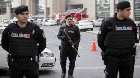 السلطات التركية تعتقل 17 شخصا بتهمة التلاعب في البورصة