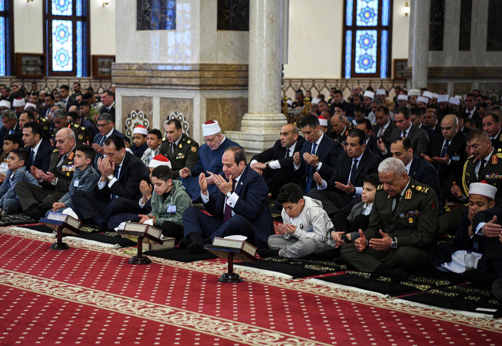 نشاط الرئيس السيسي في أول أيام عيد الفطر (فيديو وصور)