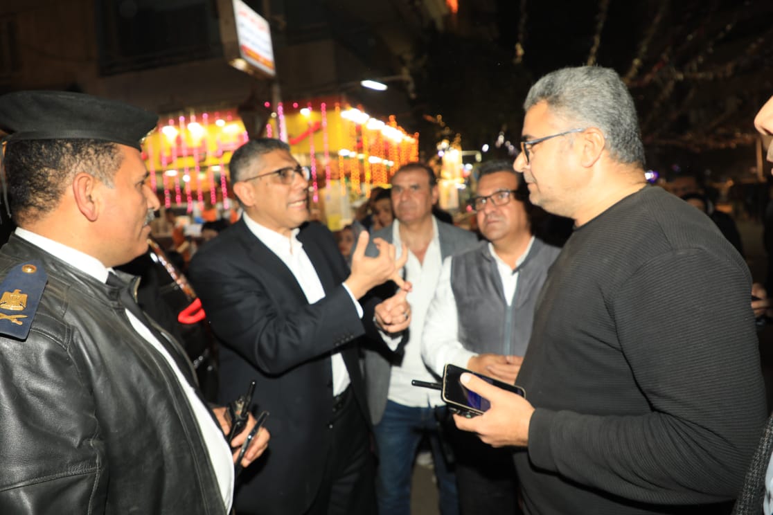 خلال جولة ليلية مفاجئة.. محافظ الجيزة يتفقد حالة النظافة والإشغالات بعدد من القطاعات الحيوية بالمحافظة 2 خلال جولة ليلية مفاجئة.. محافظ الجيزة يتفقد حالة النظافة والإشغالات بعدد من القطاعات الحيوية بالمحافظة