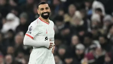 محمد صلاح ينافس زميله و4 آخرين على جائزة لاعب الشهر بالدوري الإنجليزي