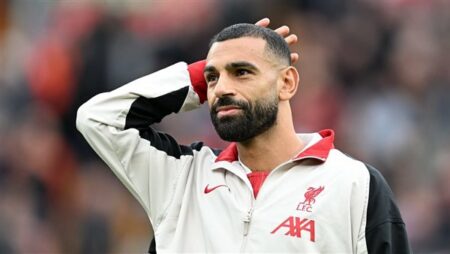 محمد صلاح يقود هجوم ليفربول أمام نيوكاسل في نهائي كأس الرابطة