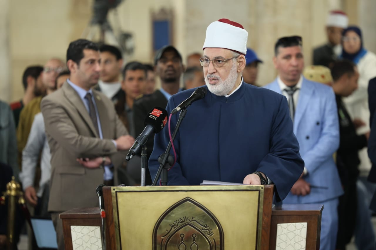 في ذكرى التأسيس.. «الطيب»: أدعو الله أن يبقى الأزهر بيتًا للأمة بجميع أطيافها ومكوناتها 3 في ذكرى التأسيس.. «الطيب»: أدعو الله أن يبقى الأزهر بيتًا للأمة بجميع أطيافها ومكوناتها